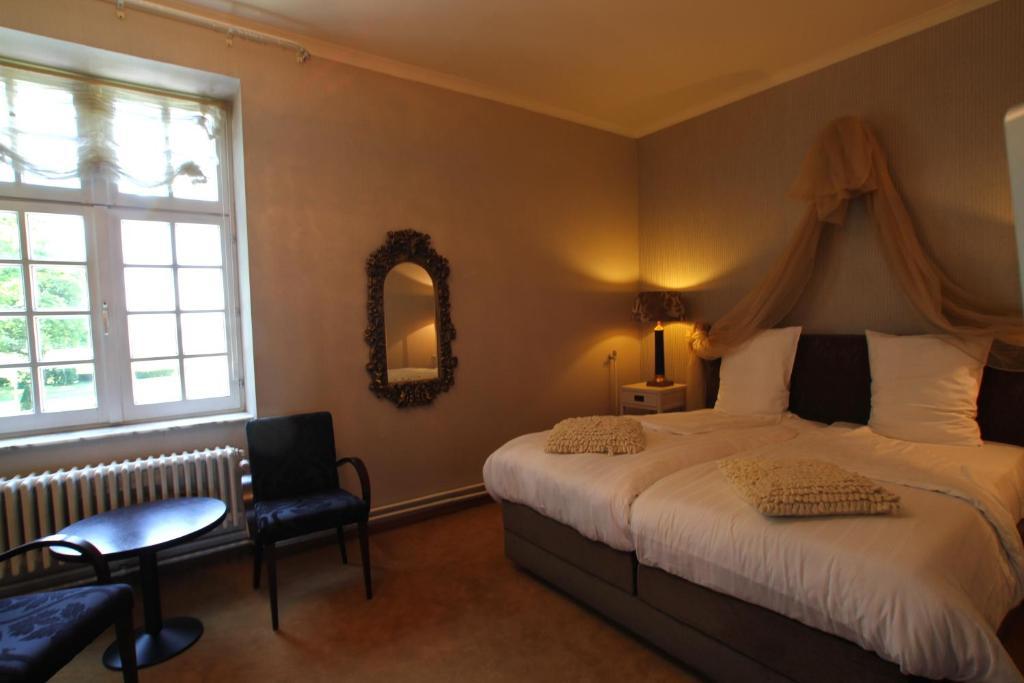 Kasteel Pietersheim Maastricht - Lanaken Hotel Room photo